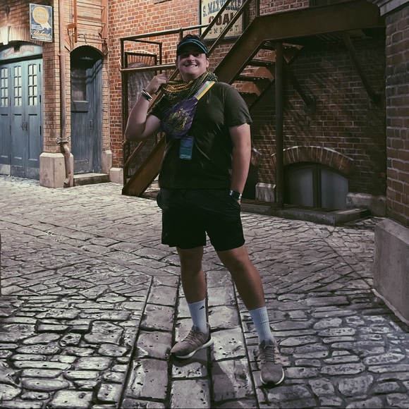 Meet your Posher, Casey - Picture 2 of 2